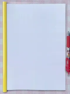 白纸与红笔